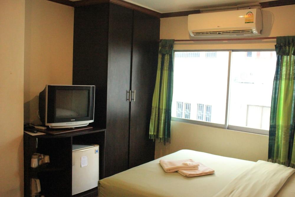 New Road Guest House Bangkok Exterior photo